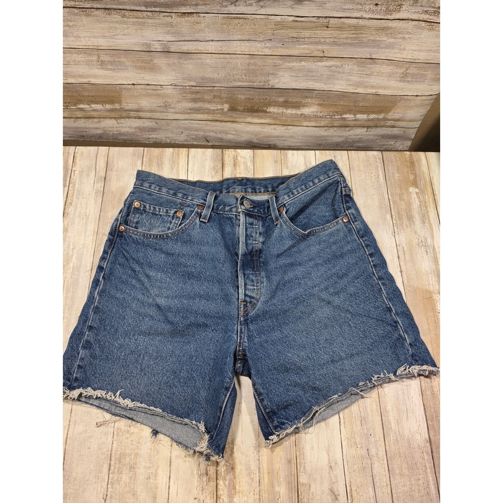 Levis 501 Original Fit Denim Shorts Medium Wash Button Fly Raw Hem Womens W31